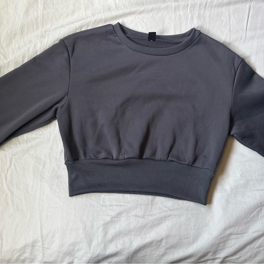 NWOT SHEIN Gray Cropped Sweatshirt NWOT